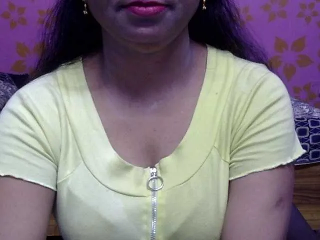 royelpari on BongaCams