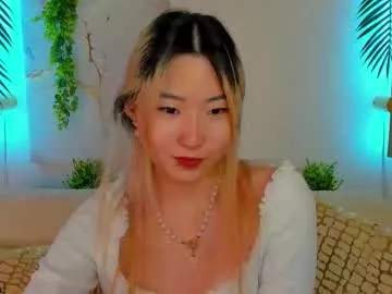 bridgetbottrel — GOAL: Take this top off me [11 tokens remaining] Welcome to my room! #feet #skinny #asian #teen #18