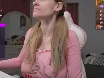 camillacassidy — Squirt show [4000 tokens left] #Squirt #bigboobs #fuckmachine #new  #milf