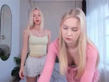 cassie_palmer — doggy on the bed [0 tokens left] Hello my lovely boys #18 #teen #shy #young #blonde