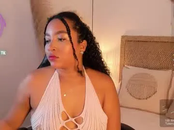 cloe_25 — Help me to complete the goal, please [769 tokens left] #18 #ebony #bigass #bigtits #latina