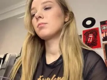darleneferran — Heeeeyy, My name is Lina!! GOAL: REMOVE ONE STRAP   #blonde #shy #new #18 #bigboobs [39 tokens remaining]