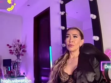 evelynagrey on Chaturbate 