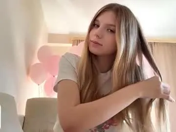 georgietiogangco — ClassicTicket: Show in progress.  Close up pussy shower orgasm with whipped cream. Tip 350 tokens to get your ticket.  Type /cmds to see all commands.