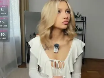 glossybabe_ — stand up show my outfit !? lovense work ... call me Cherry :) #18 #bigboobs #new #blonde #teen [25 tokens remaining]