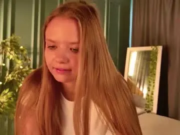 hidden_charm_ on Chaturbate 