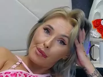 issasmyth on Chaturbate 