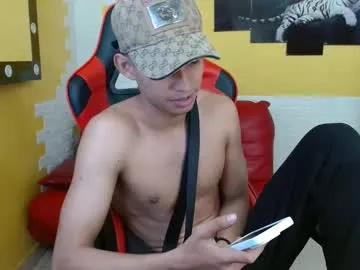 jose_sexycumm — GOAL: body perfect [1000 tokens remaining] Welcome to my room! #18 #teen #shave #gym #muscle #lovense #gush # milk #oil