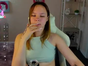 lori_blossom — GOAL: hand bra [18 tokens remaining] Today in the show are hot dances and full naked in pvt ^^ #bigboobs #18 #skinny #tattoo #teen