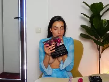 ninacrystal on Chaturbate 