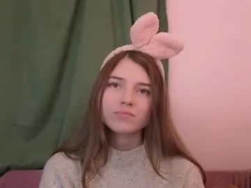 pamilarakestraw — hello cb  im daniella ^^ goal: 10 push-ups  #shy #brunette #feet #young #new [139 tokens remaining]