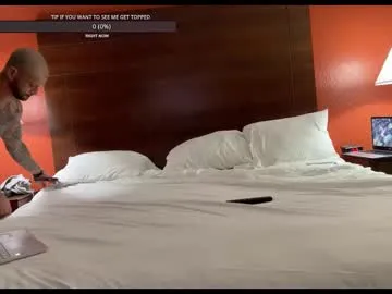 str8freak23 — ClassicTicket:  Bottoming for a BWC join the show . Tip 140 tokens to get your ticket.  Type /cmds to see all commands.