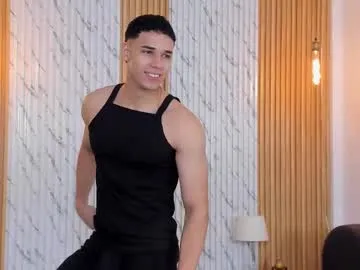 thomas_walker0 — Exercise naked  [345 tokens left] #bigcock #lovense  #young #muscle #latino
