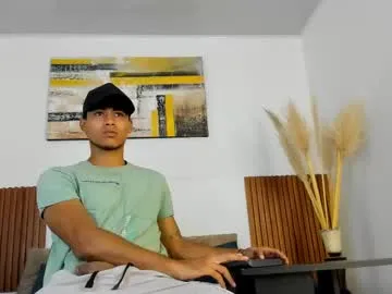 zander_2120 — Cum in the body [1500 tokens left] Welcome to my room guys!! #exhibitionist #latino #muscle #bigcock #teen