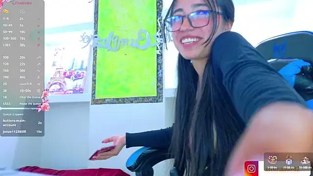 _Emmaa_Harper on StripChat 