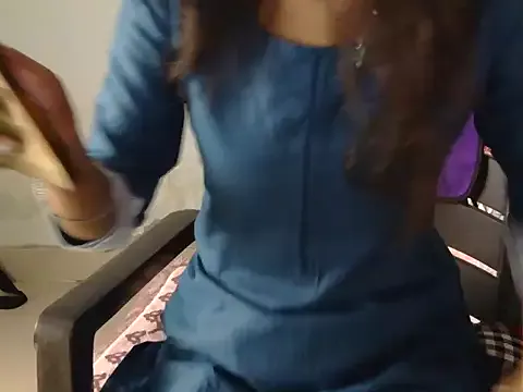 Aarti_misty71 on StripChat 