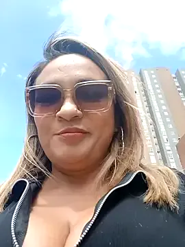 Afroditecash — Wet my pussy, show pussy