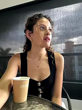 alana15 — MAKE ME WET