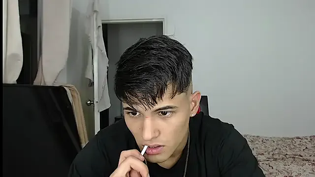 Alex_mojica — Freechat on StripChat