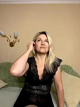 AliceSwan4011 — Private on StripChat