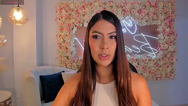 ArianaDumont on StripChat 