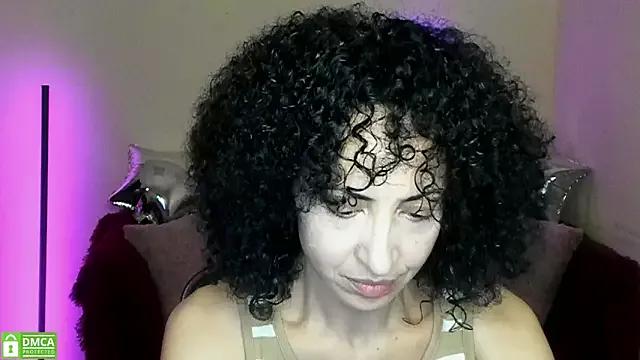 Arianasweety23 on StripChat 