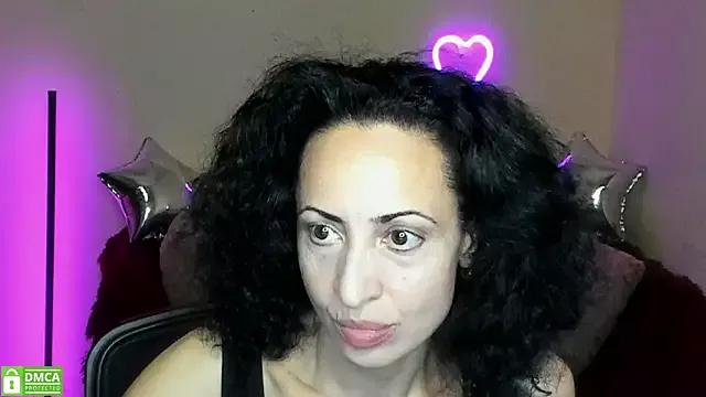 Arianasweety23 on StripChat 