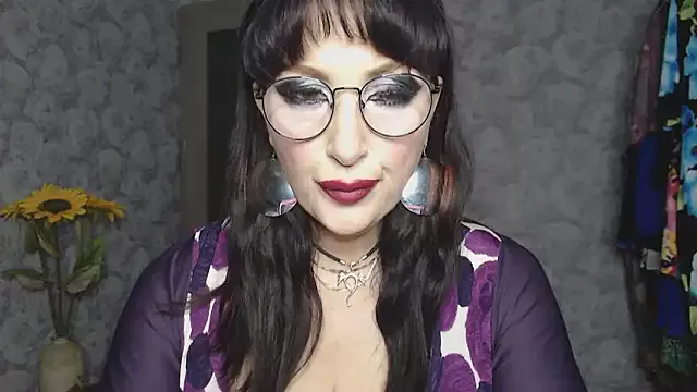 Aziza1 on StripChat 