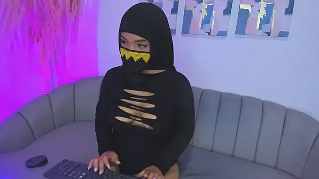 Aziza_hadi — Show asshole and rub