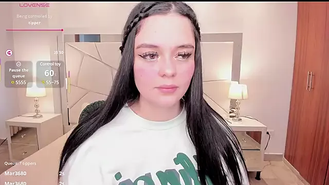Bella-hadiid on StripChat 