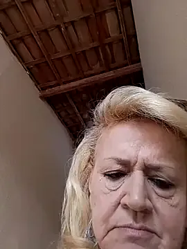 Belladama61 on StripChat 