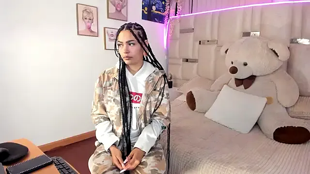 Cleo-smith — Teasing with toy 