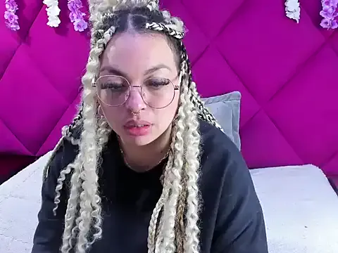 Cocoo_Nuth on StripChat 