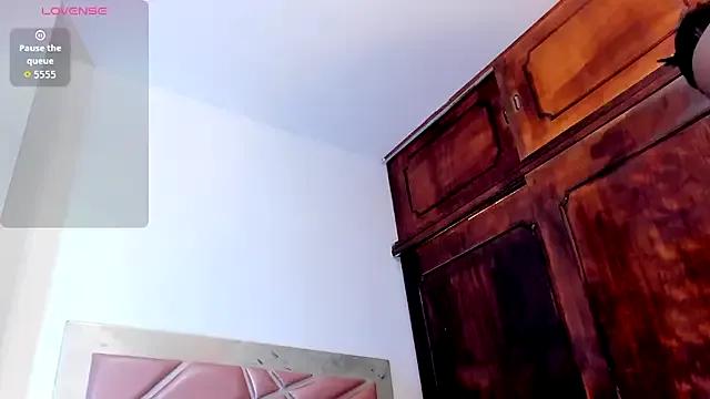 Coral_w10 — TWO FINGERS IN THE PUSSY 