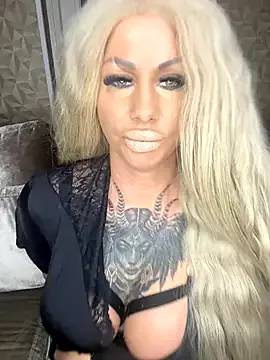 Dutchhbarbie — Roze Mercedes