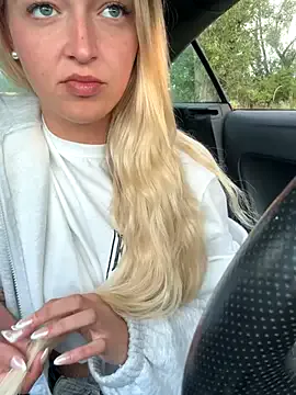emilypeperoni — Show Boobs 2min 