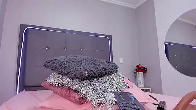 emma_lye on StripChat 