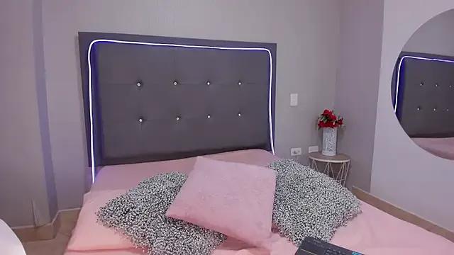 emma_lye on StripChat 