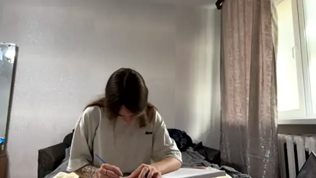 EvieDoll on StripChat 