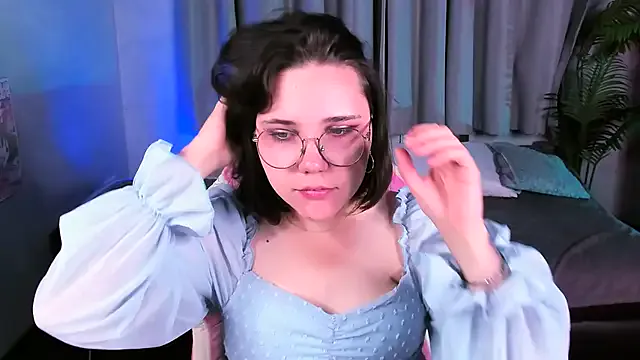 FlirtyLili — Hi Lili