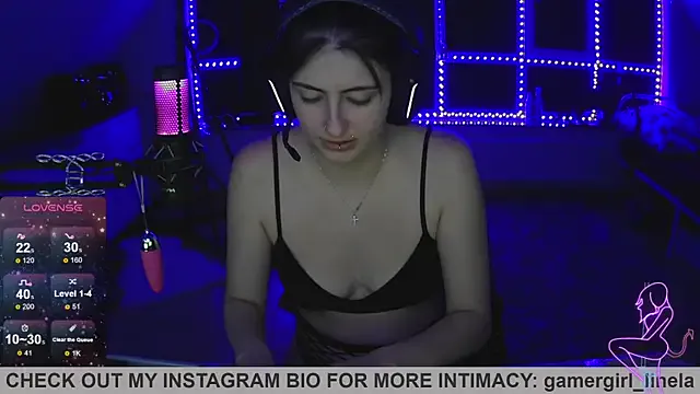 Gamergirl-Linela — LT Gets Dildo Boobs Play Video