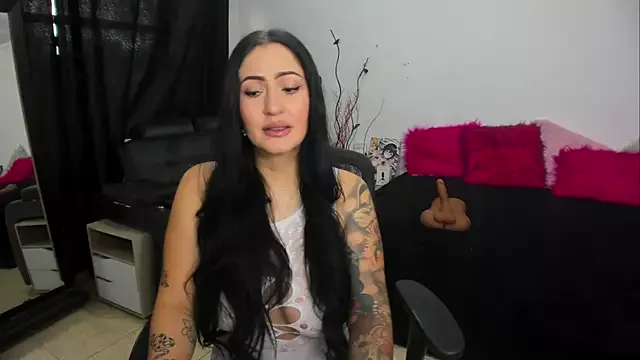 hannahdvil1 on StripChat 
