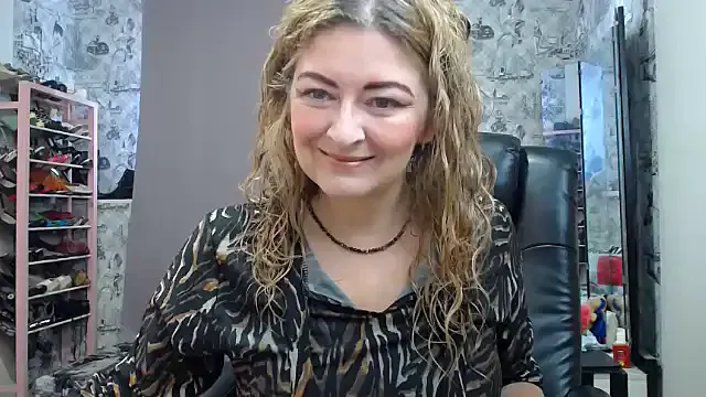 Helen1974 on StripChat 