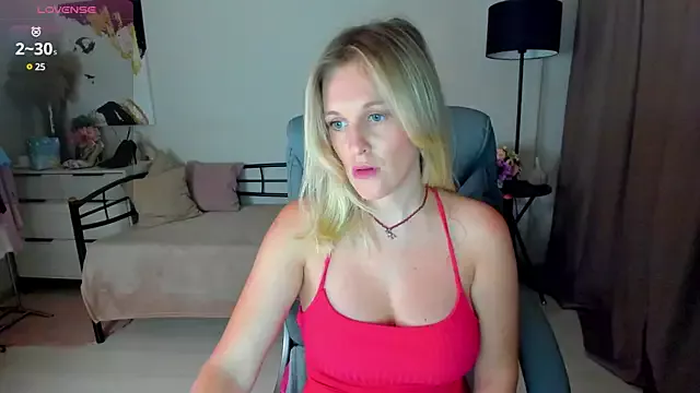 I_D_A on StripChat 