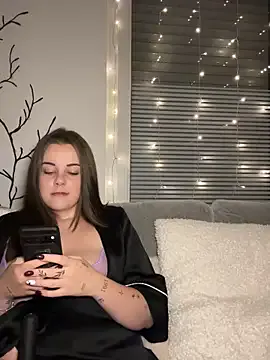 ItsLxsa — Oil Boobs 