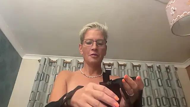 JennyHazel1 on StripChat 