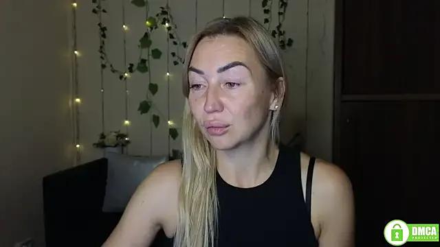 Kiss_julli88I on StripChat 