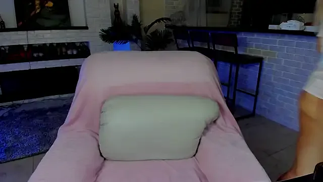 KittiLiza on StripChat 