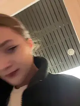 KittyQueeny — make my pussy wet around people