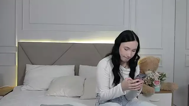 LeilaLow on StripChat 